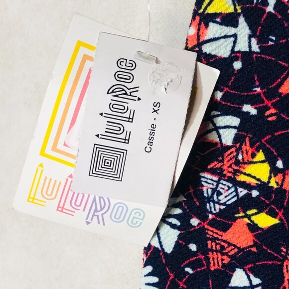 LuLaRoe Cassie pencil skirt geometric pattern black white polyester size xs READ - Picture 4 of 8